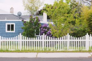 reasons your home could use a vinyl fence 