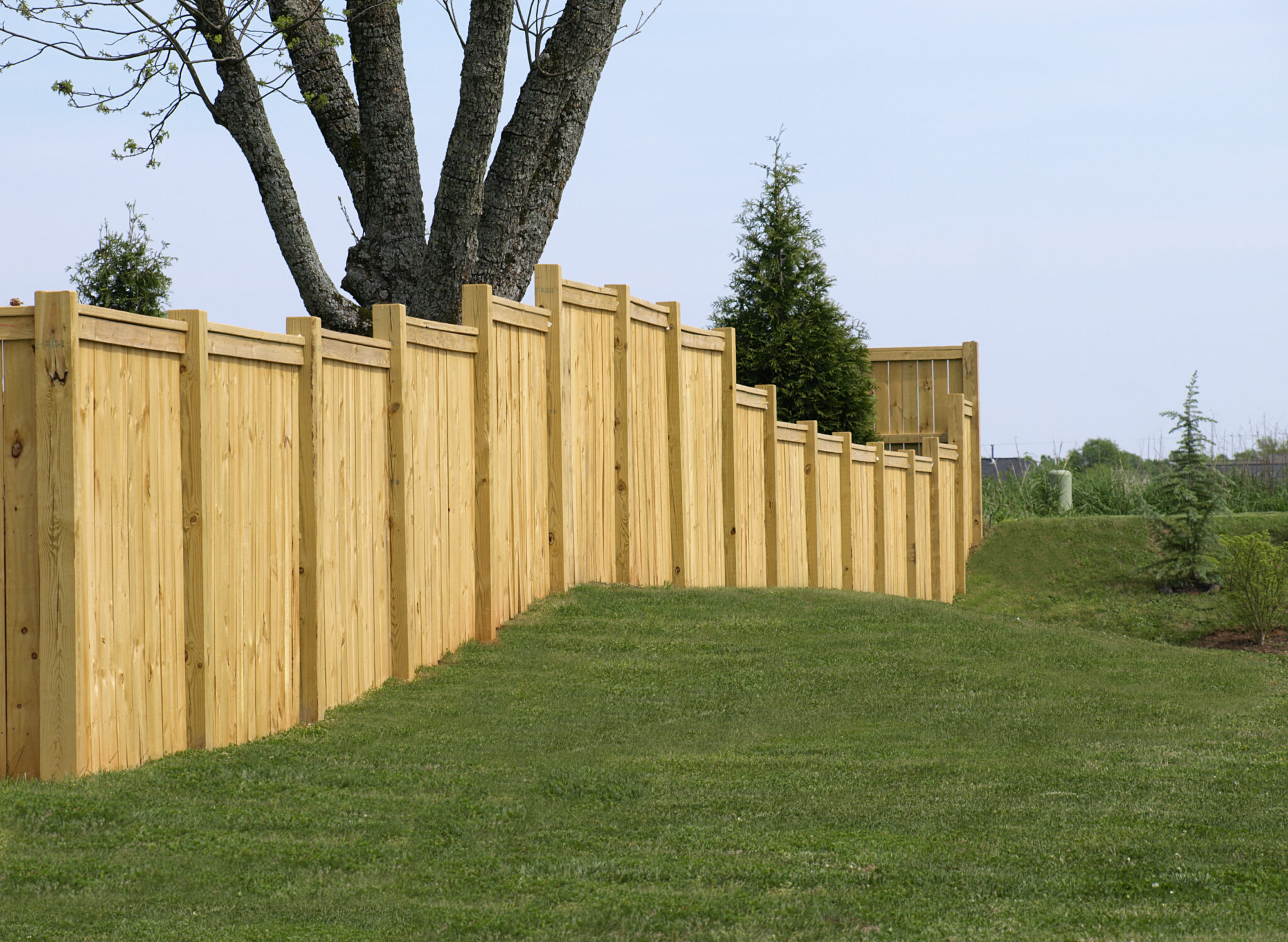 options-for-installing-fence-on-uneven-terrain-hercules-fence
